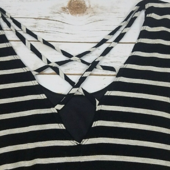 Cute striped med cross back top - Picture 3 of 3